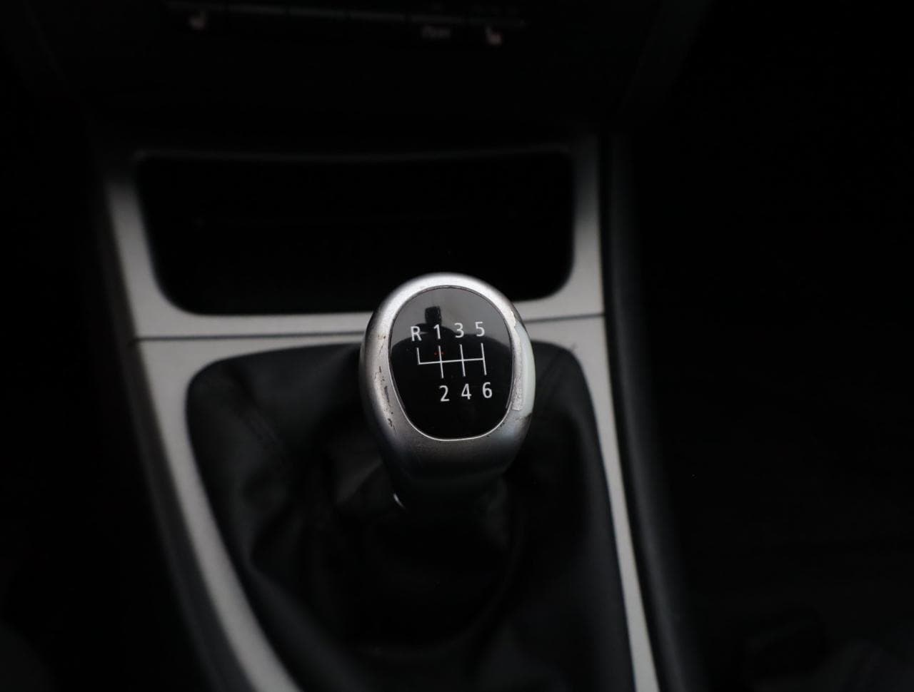 2009 BMW 1-SERIES - 18