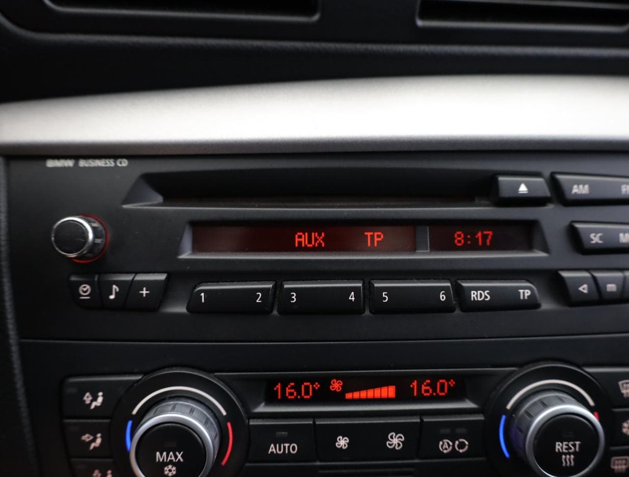 2009 BMW 1-SERIES - 17