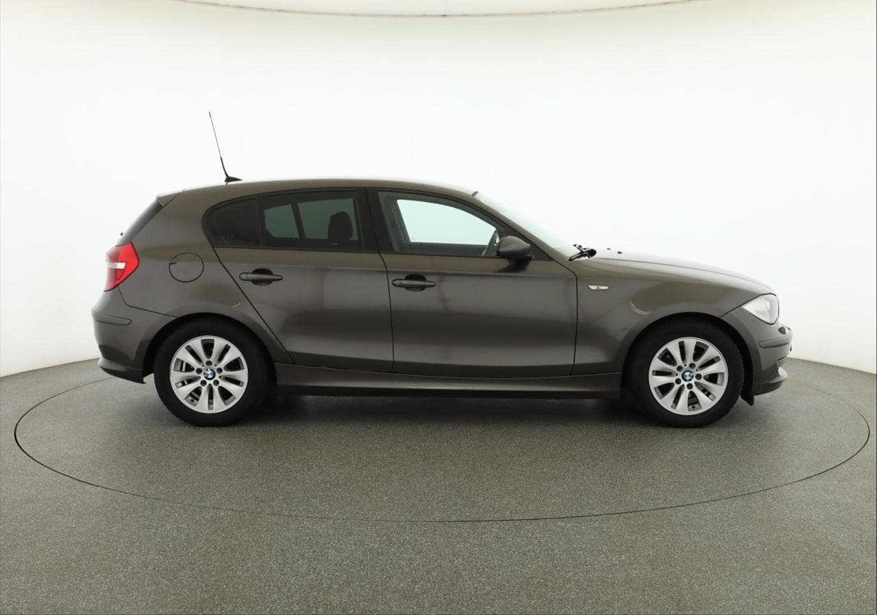 2009 BMW 1-SERIES - 8