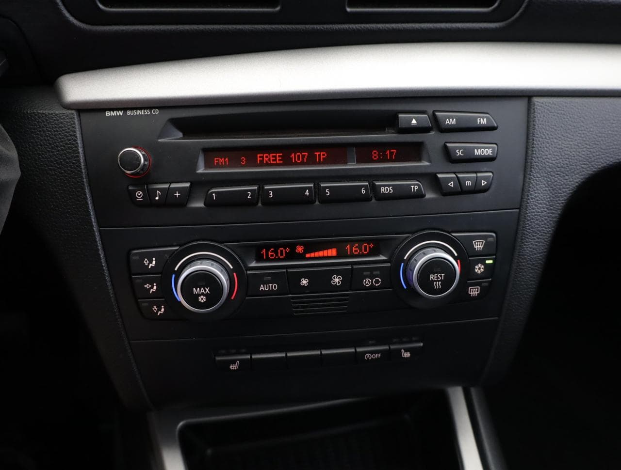 2009 BMW 1-SERIES - 16