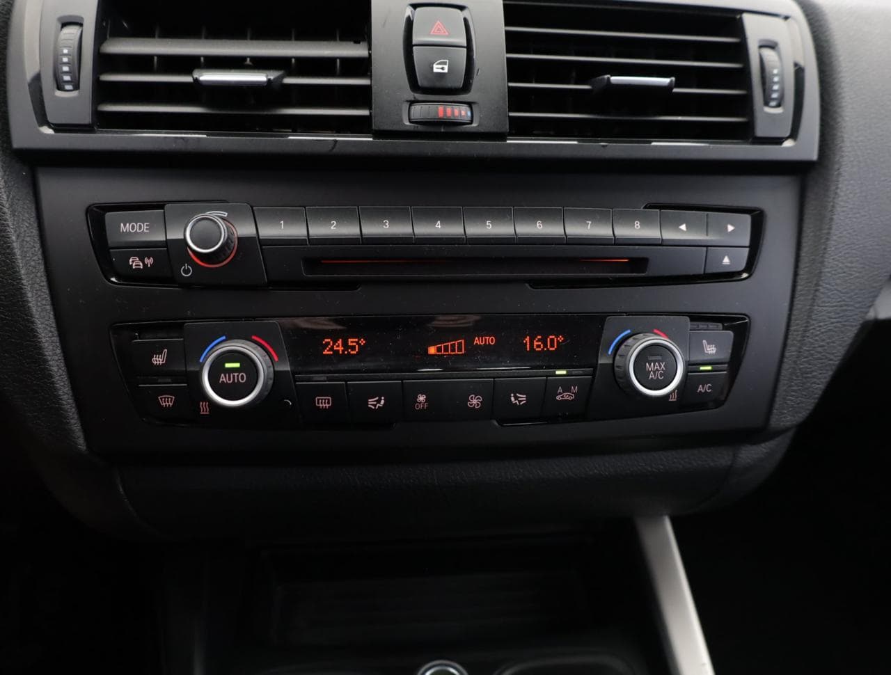 2014 BMW 1-SERIES - 29