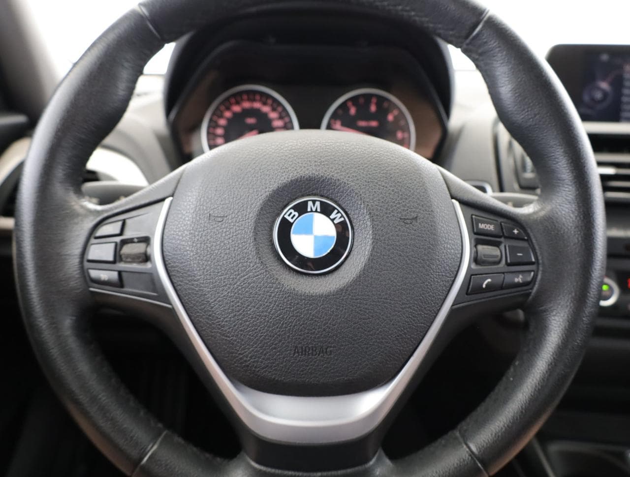 2014 BMW 1-SERIES - 25