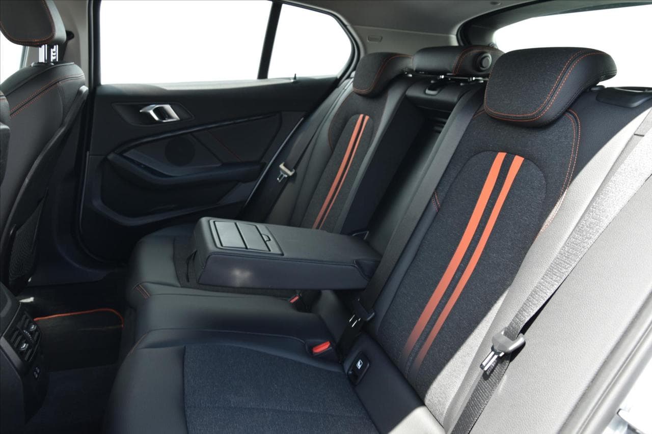 2020 BMW 1-SERIES - 11