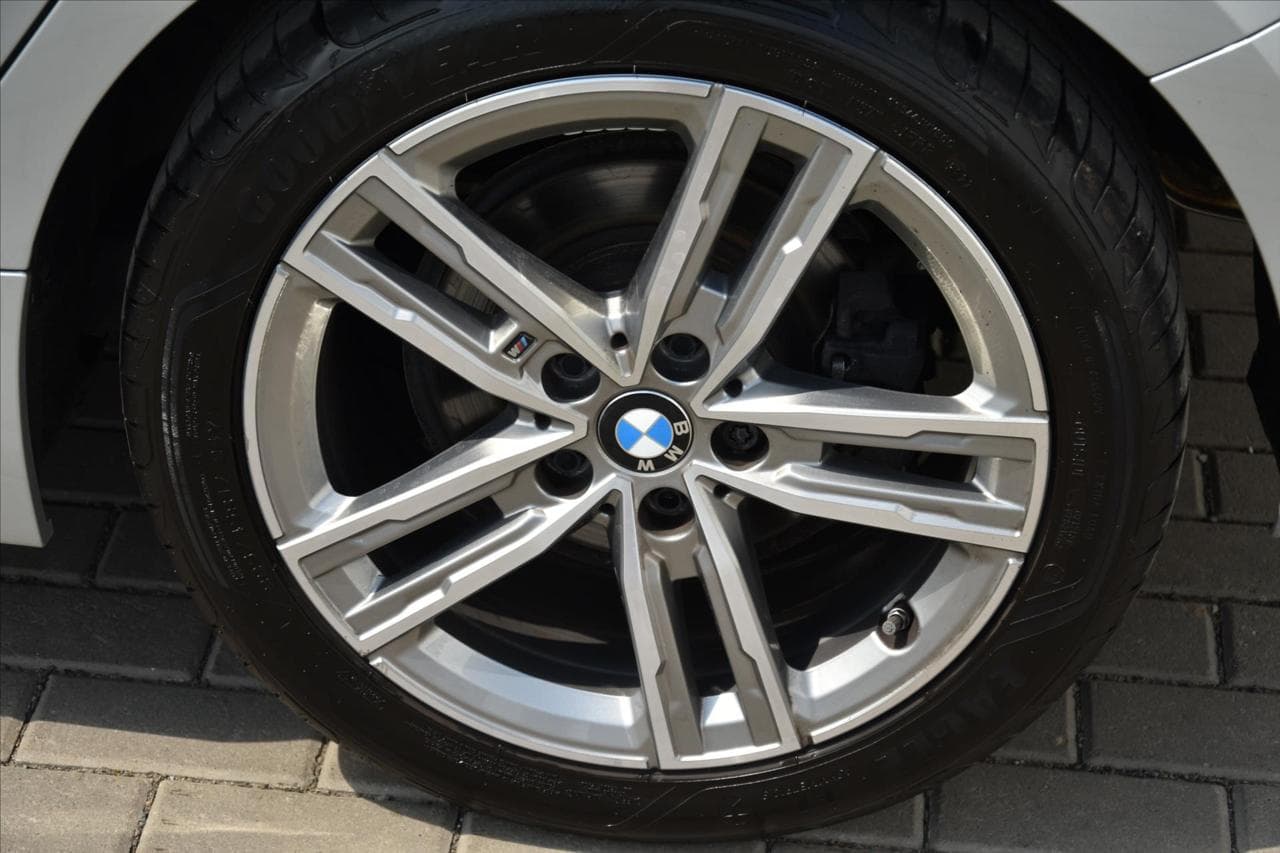 2020 BMW 1-SERIES - 9