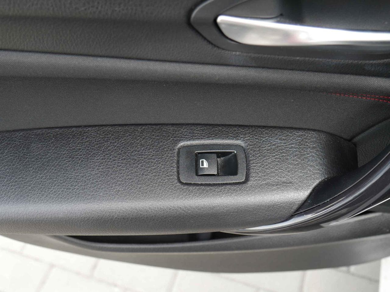 2012 BMW 1-SERIES - 23