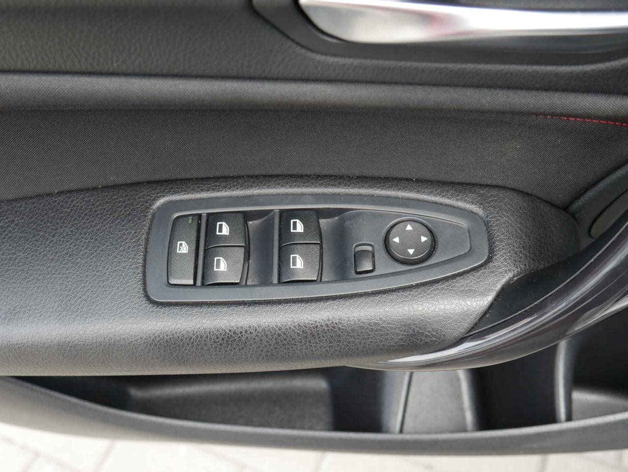 2012 BMW 1-SERIES - 21