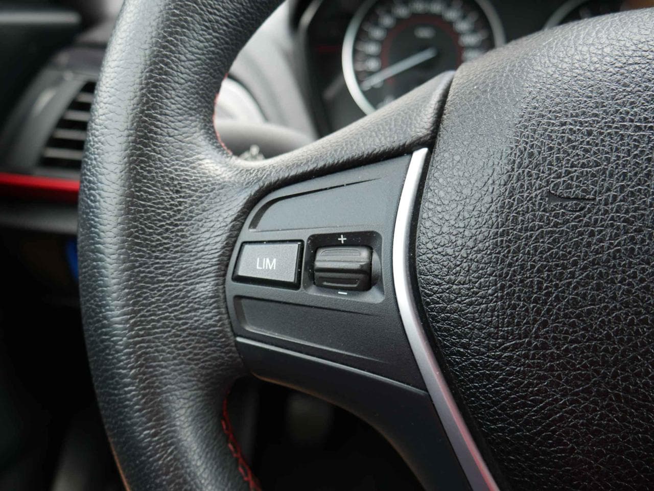 2012 BMW 1-SERIES - 27