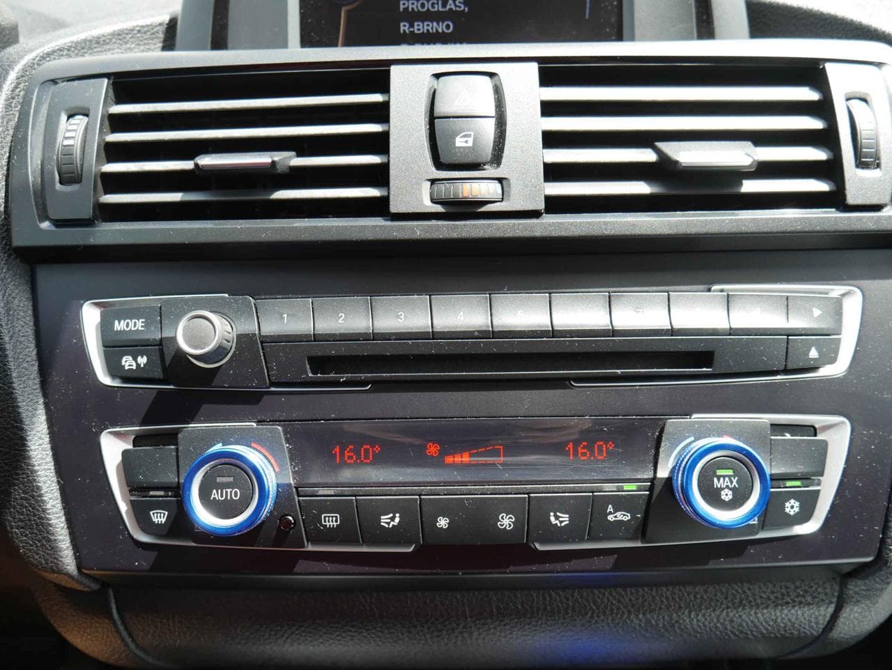 2012 BMW 1-SERIES - 33
