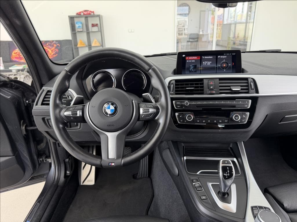 2019 BMW 1-SERIES - 25