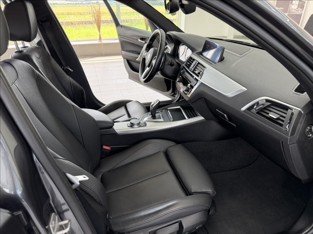2019 BMW 1-SERIES - 29