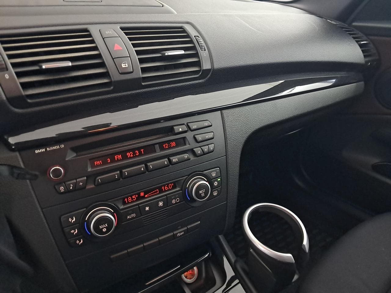 2009 BMW 1-SERIES - 31
