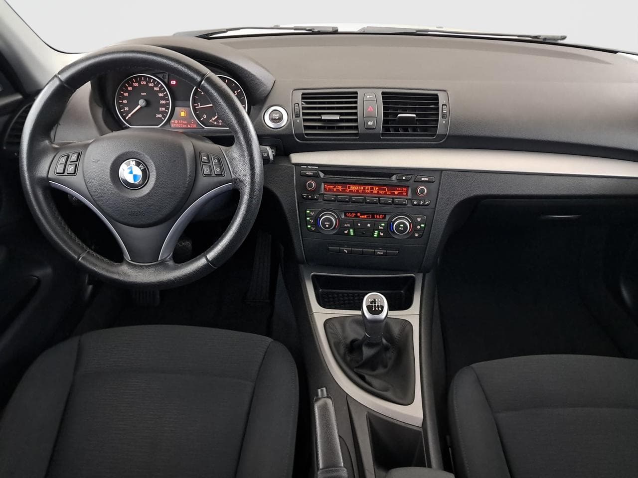 2011 BMW 1-SERIES - 10