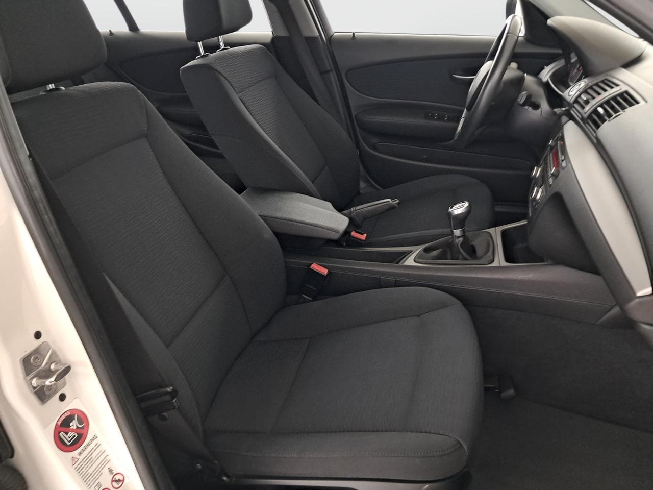 2011 BMW 1-SERIES - 12