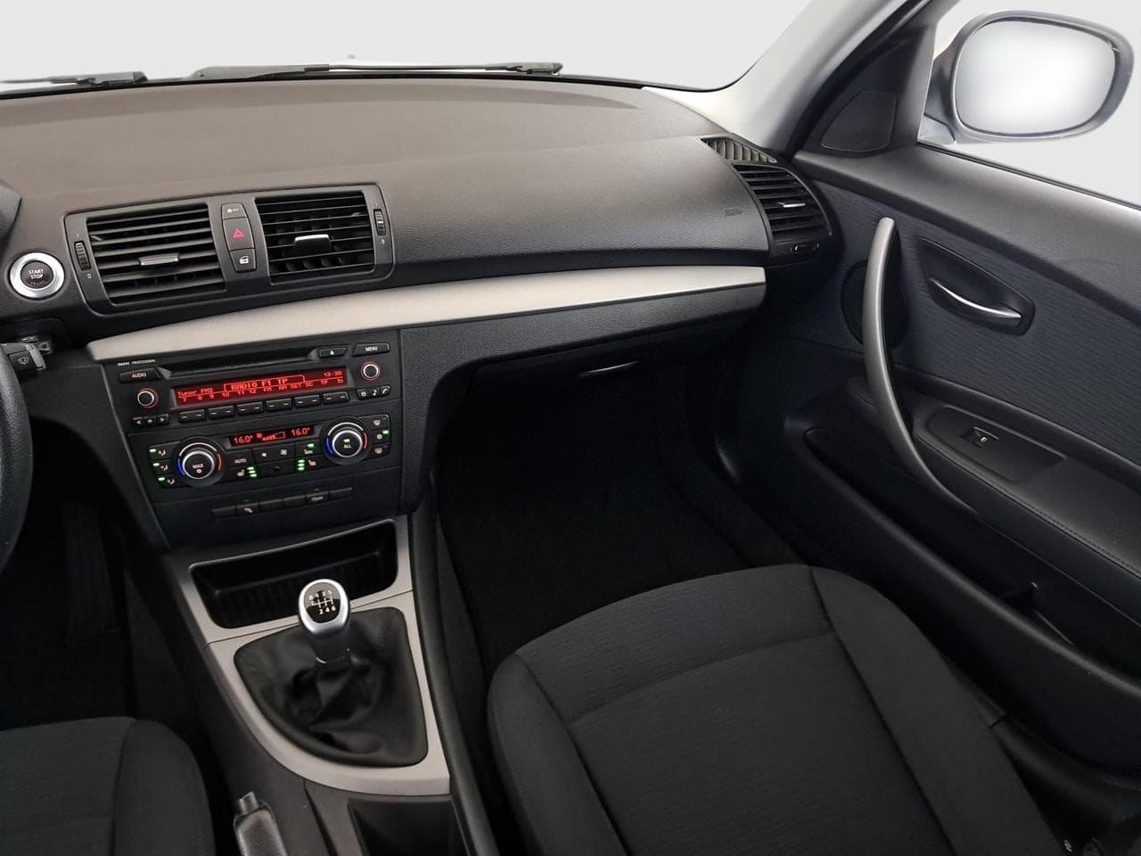 2011 BMW 1-SERIES - 11