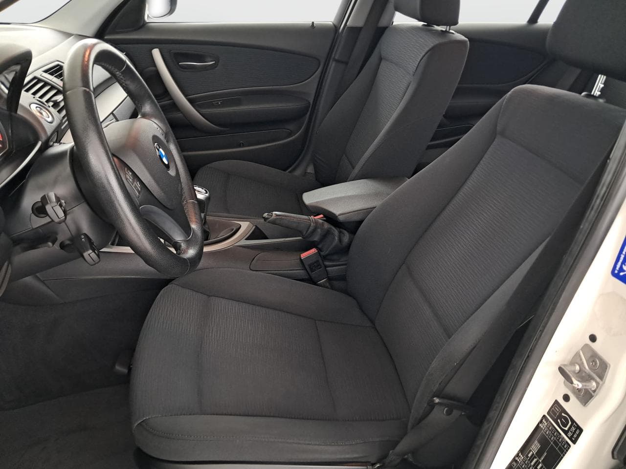 2011 BMW 1-SERIES - 16