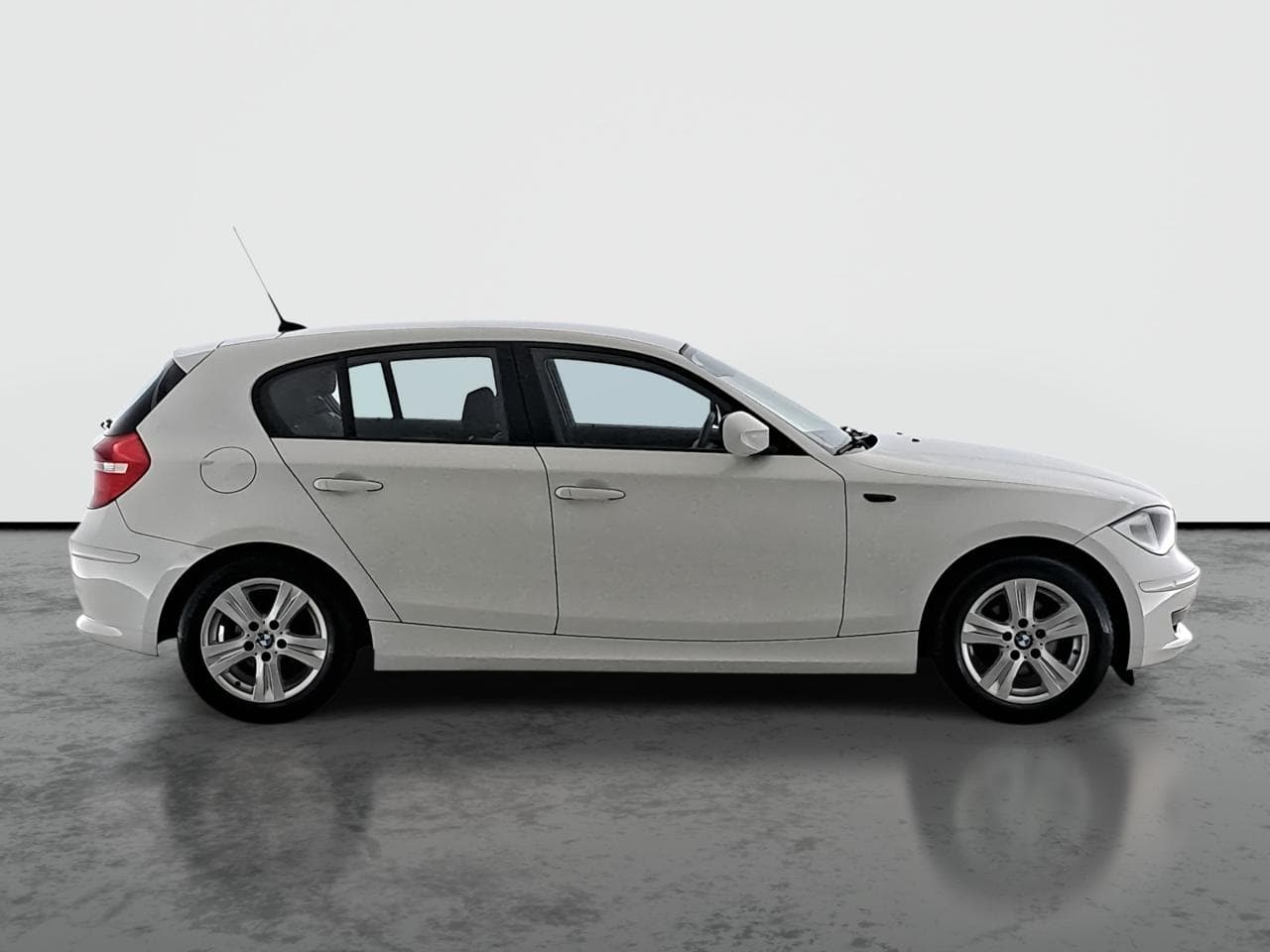 2011 BMW 1-SERIES - 8