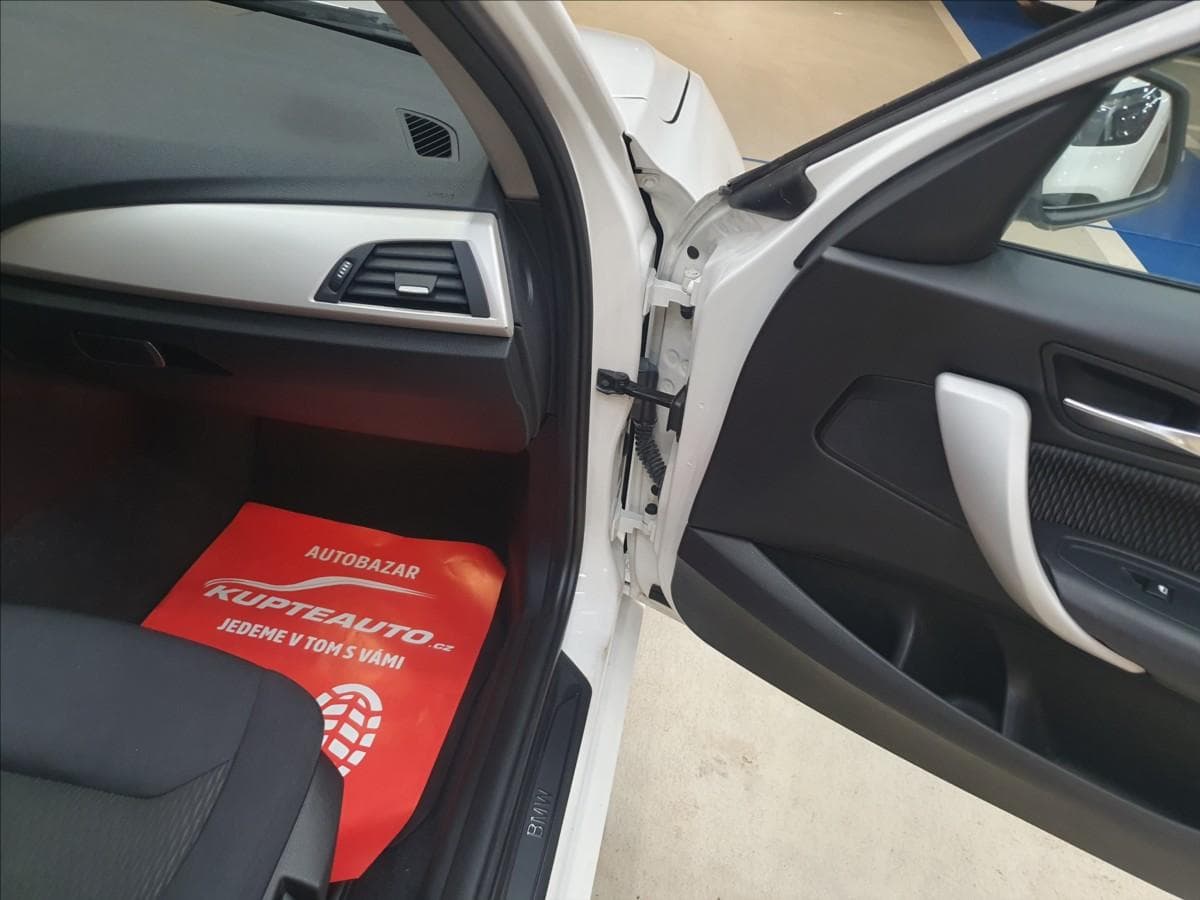 2013 BMW 1-SERIES - 6