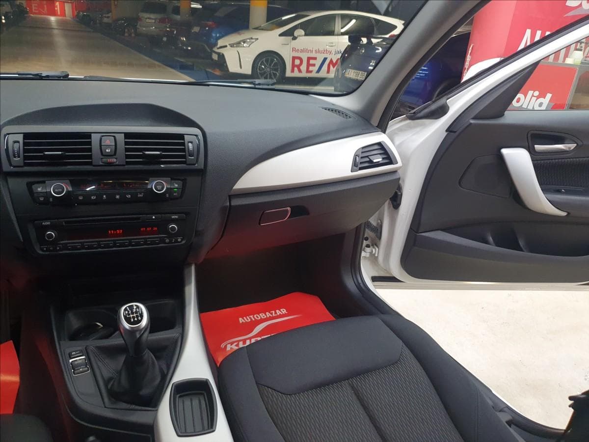 2013 BMW 1-SERIES - 11