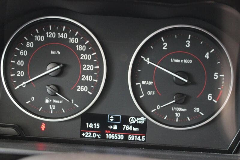 2015 BMW 1-SERIES - 8