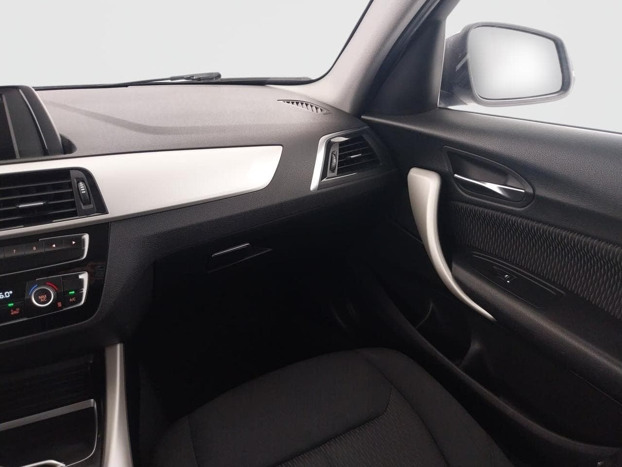 2019 BMW 1-SERIES - 11