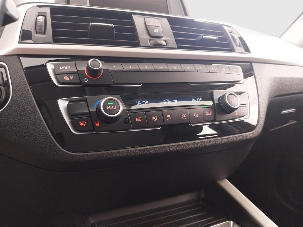 2019 BMW 1-SERIES - 19