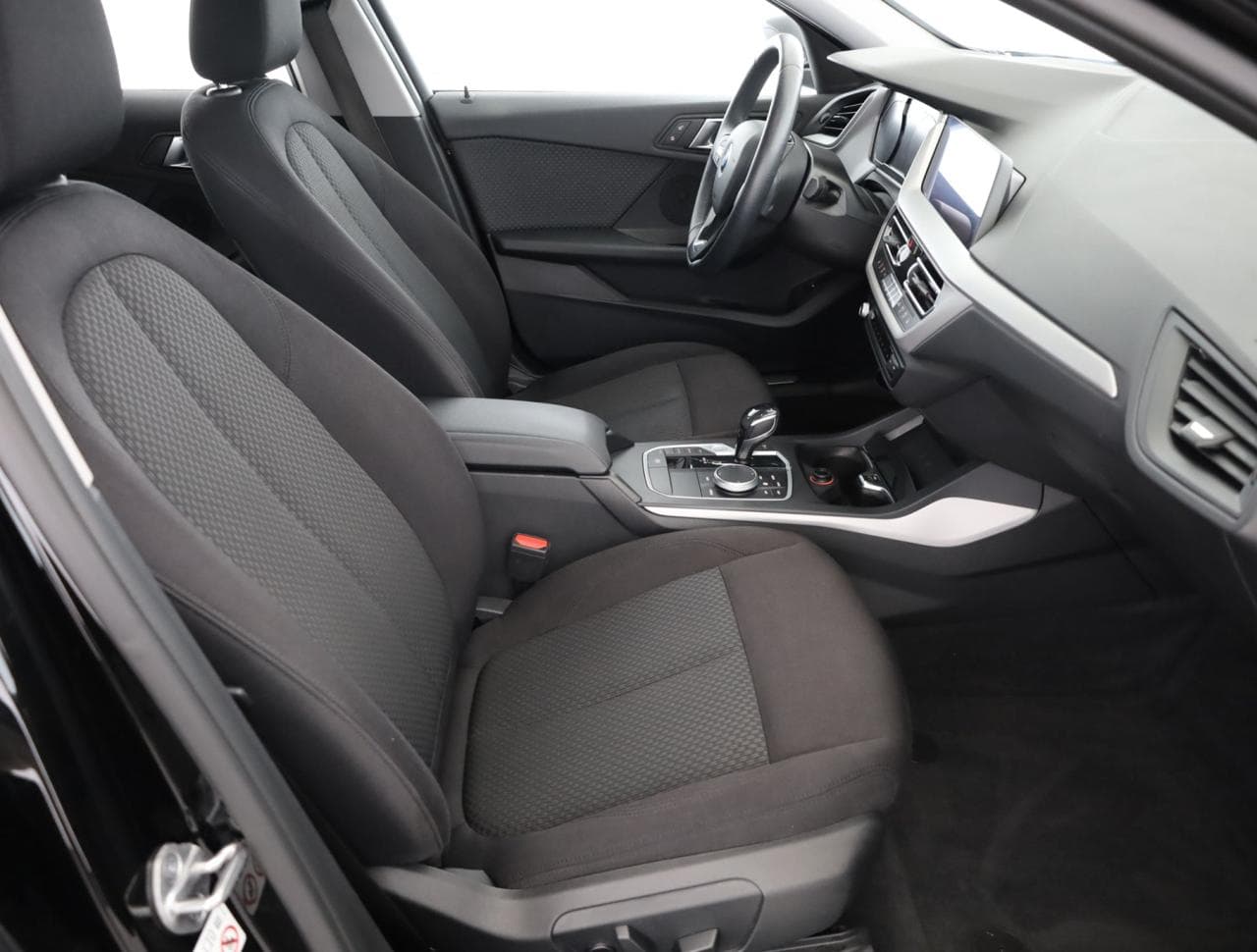 2020 BMW 1-SERIES - 10