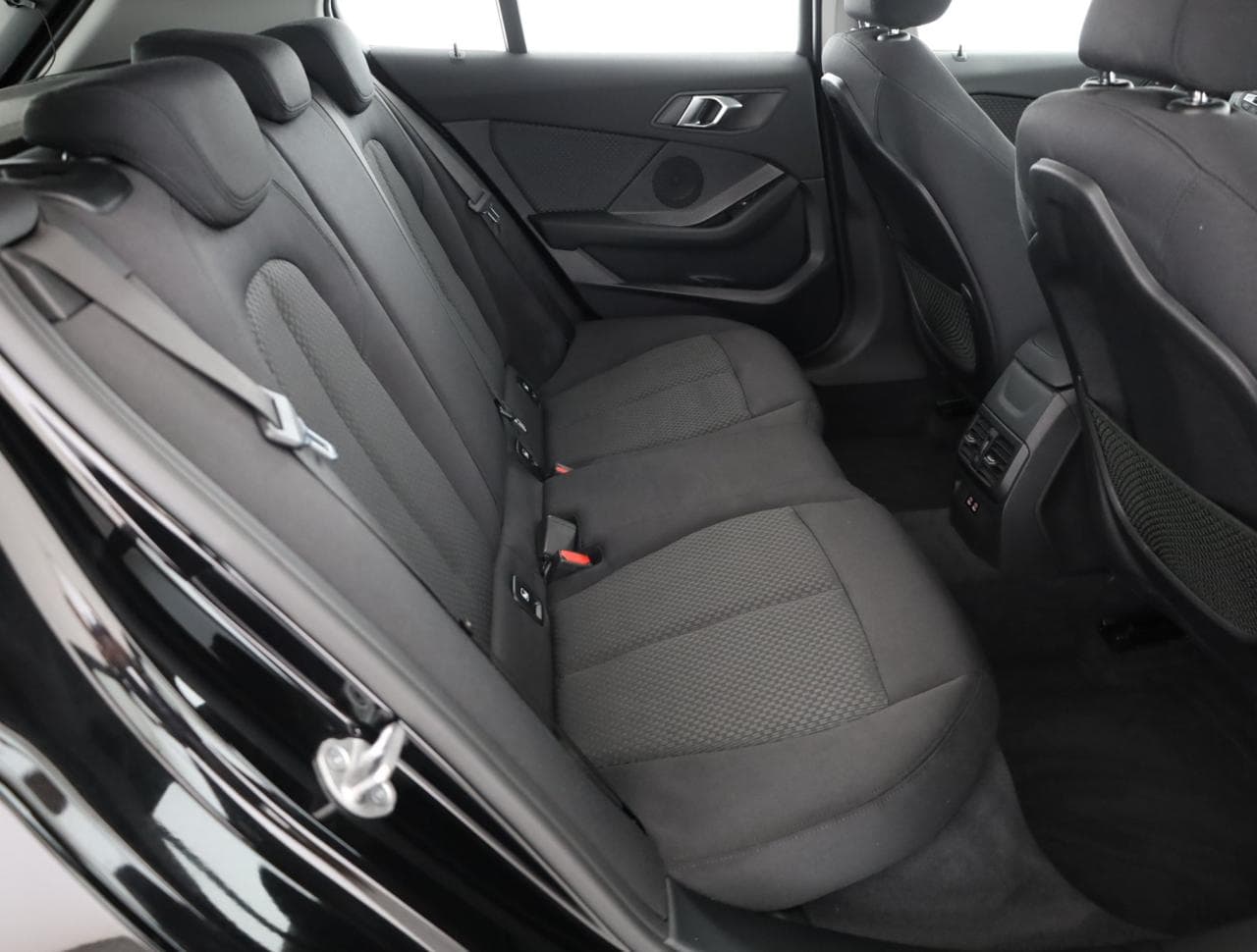 2020 BMW 1-SERIES - 11