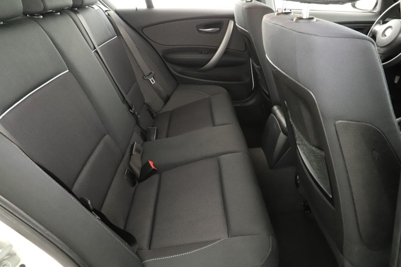 2009 BMW 1-SERIES - 10
