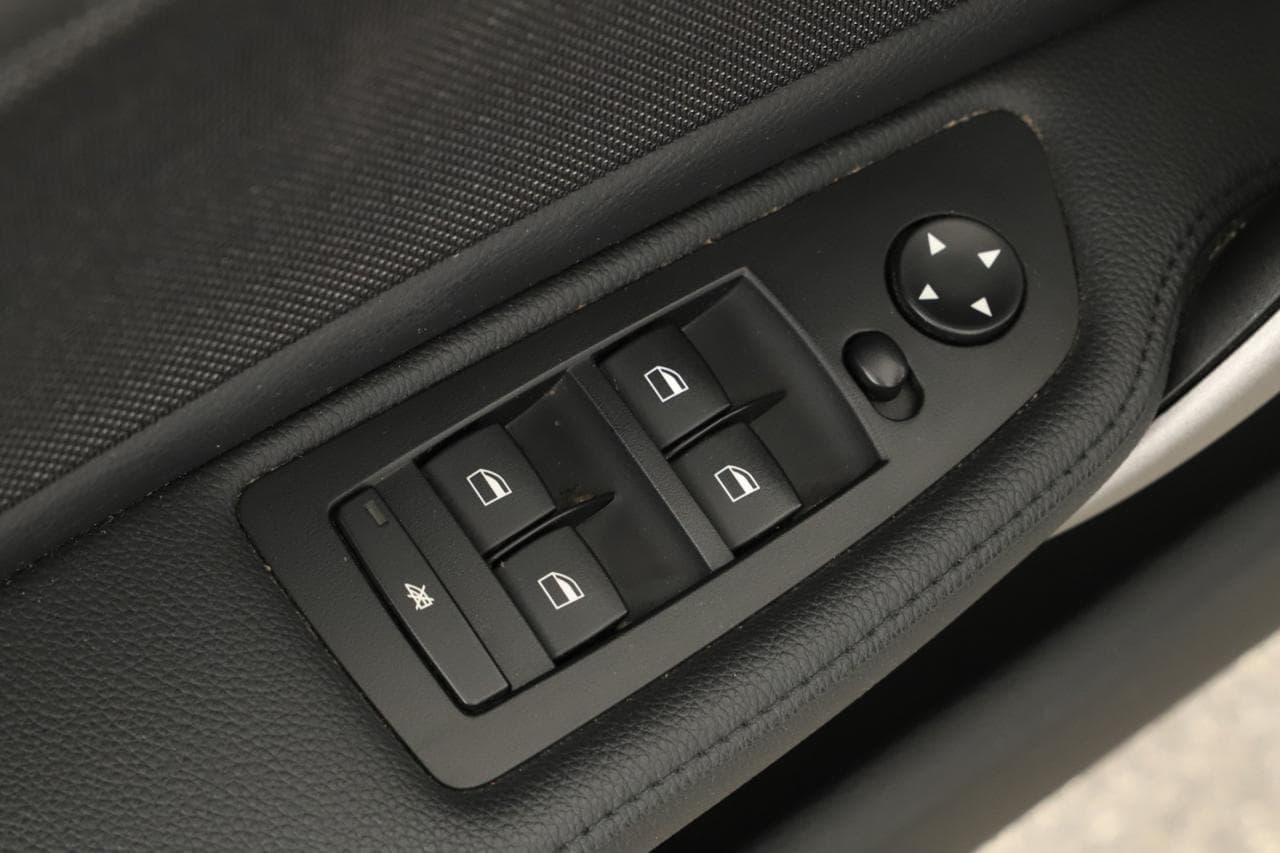 2009 BMW 1-SERIES - 16