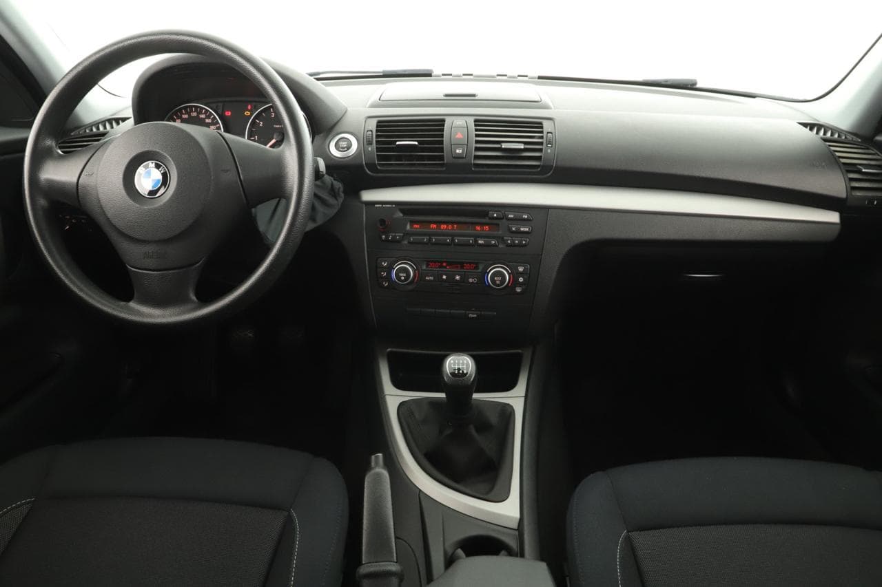 2009 BMW 1-SERIES - 9