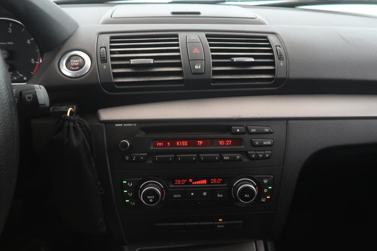 2011 BMW 1-SERIES - 18