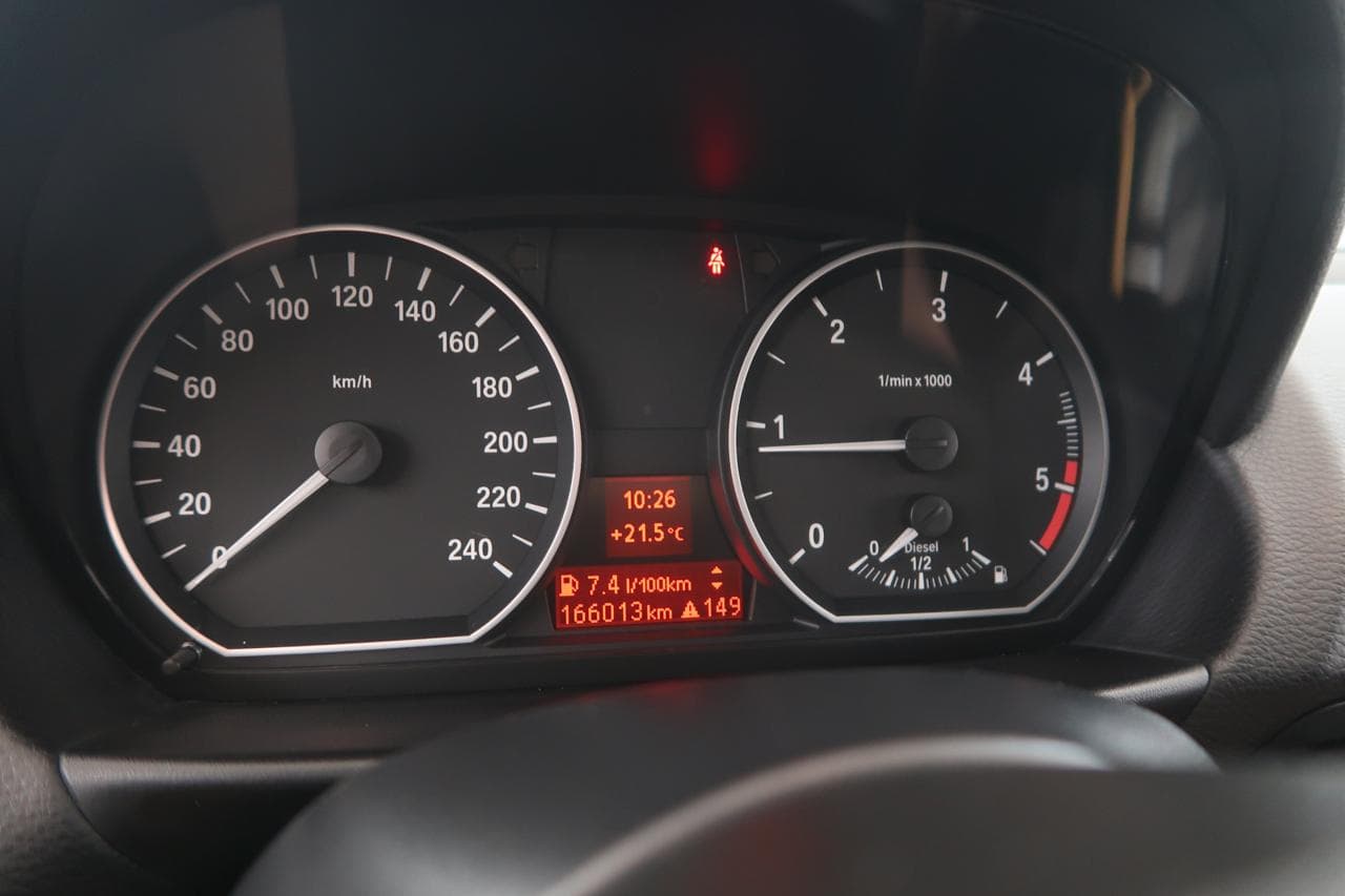 2011 BMW 1-SERIES - 17