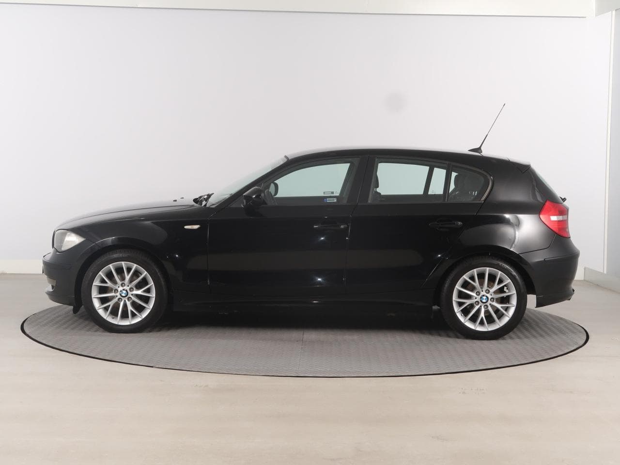 2011 BMW 1-SERIES - 4