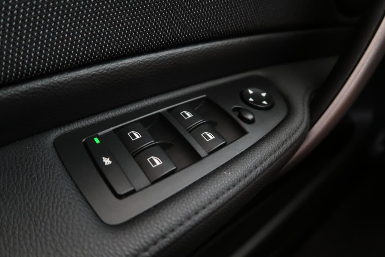 2011 BMW 1-SERIES - 20