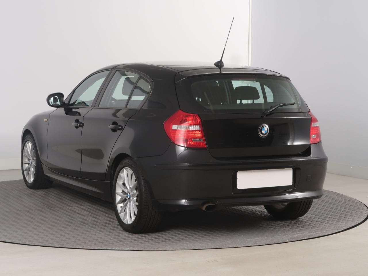 2011 BMW 1-SERIES - 5