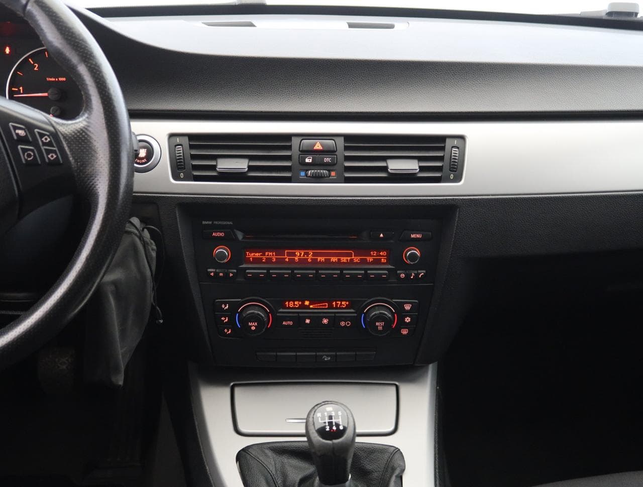 2006 BMW 3-SERIES - 29
