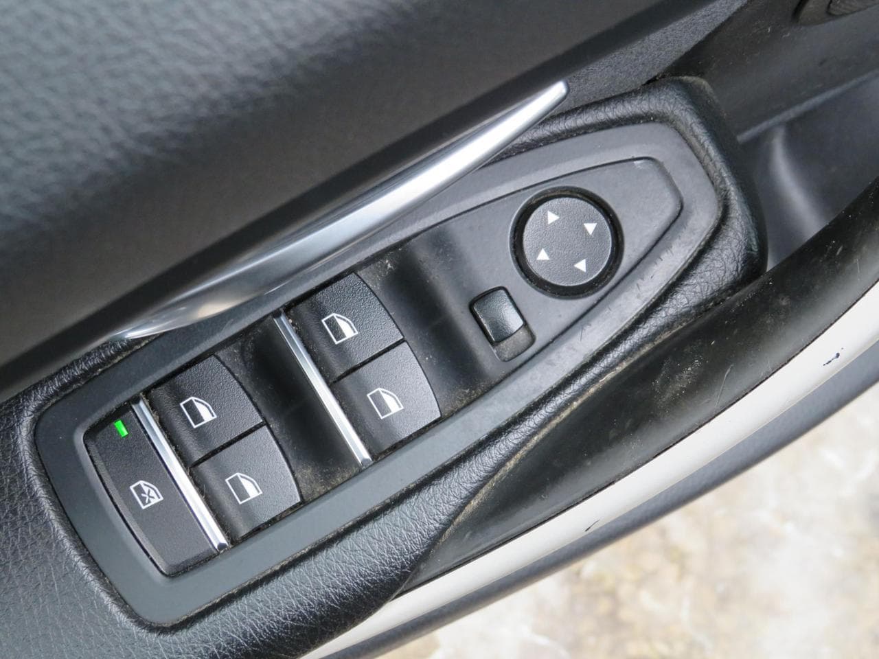 2017 BMW 3-Series - 12