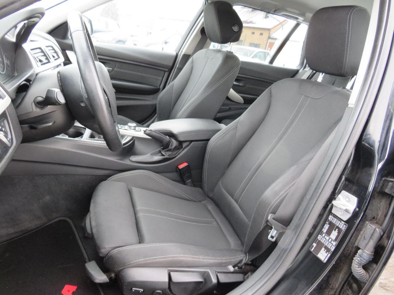 2017 BMW 3-Series - 9