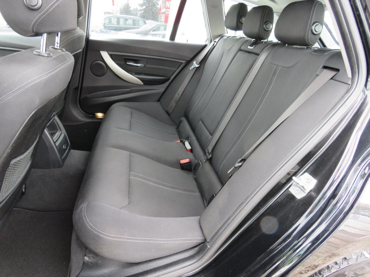 2017 BMW 3-Series - 10