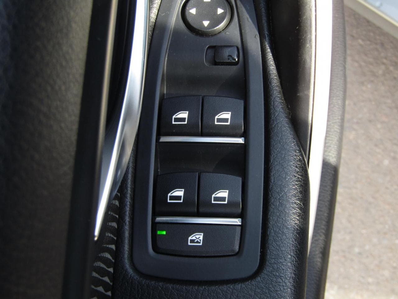 2016 BMW 3-Series - 12