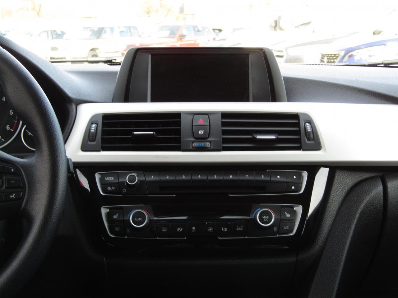 2016 BMW 3-Series - 11