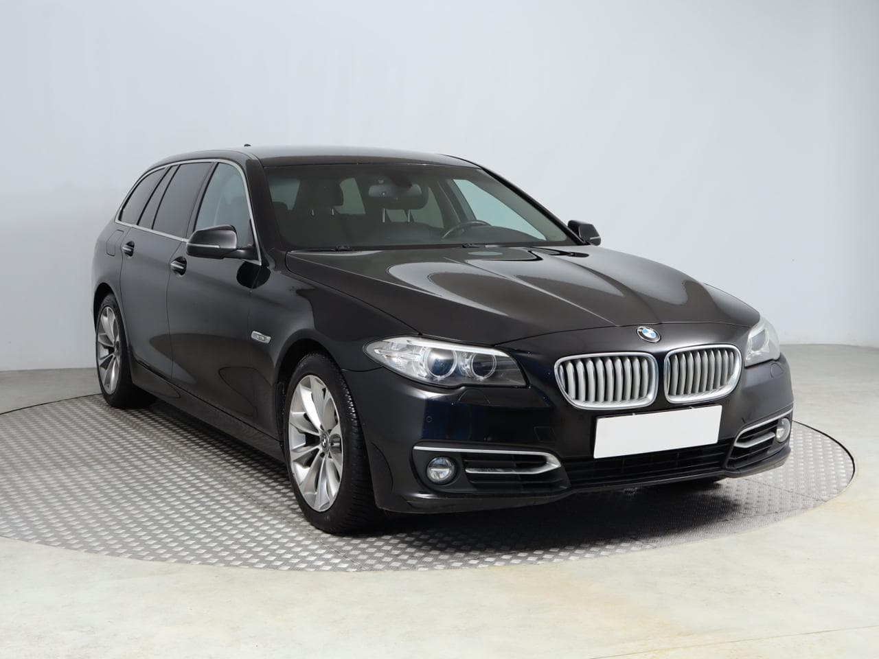 BMW Řada 5 520d 135kW kombi