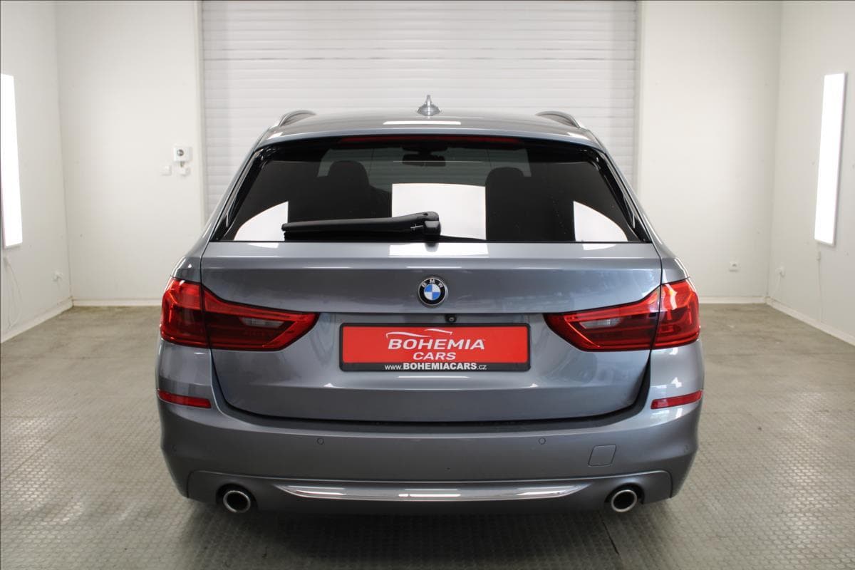 2019 BMW 5-SERIES - 5