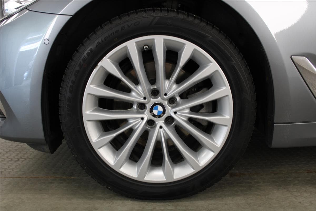 2019 BMW 5-SERIES - 7