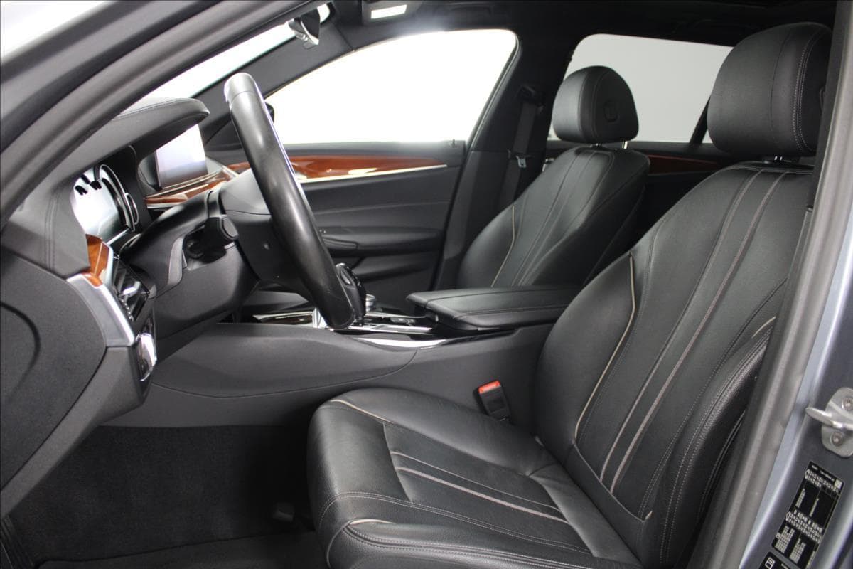 2019 BMW 5-SERIES - 20