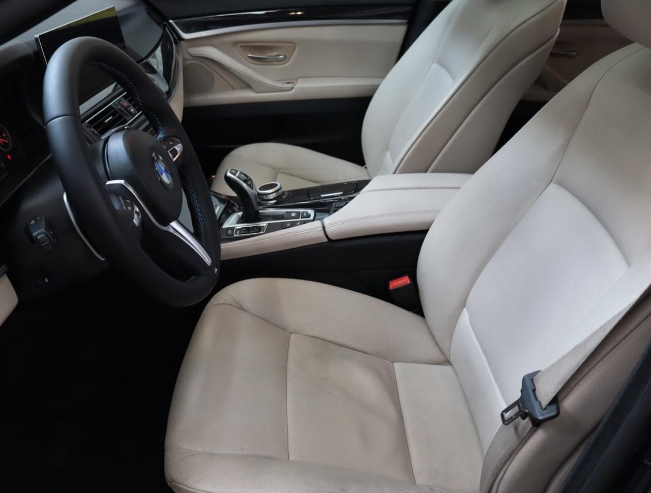 2012 BMW 5-Series - 16