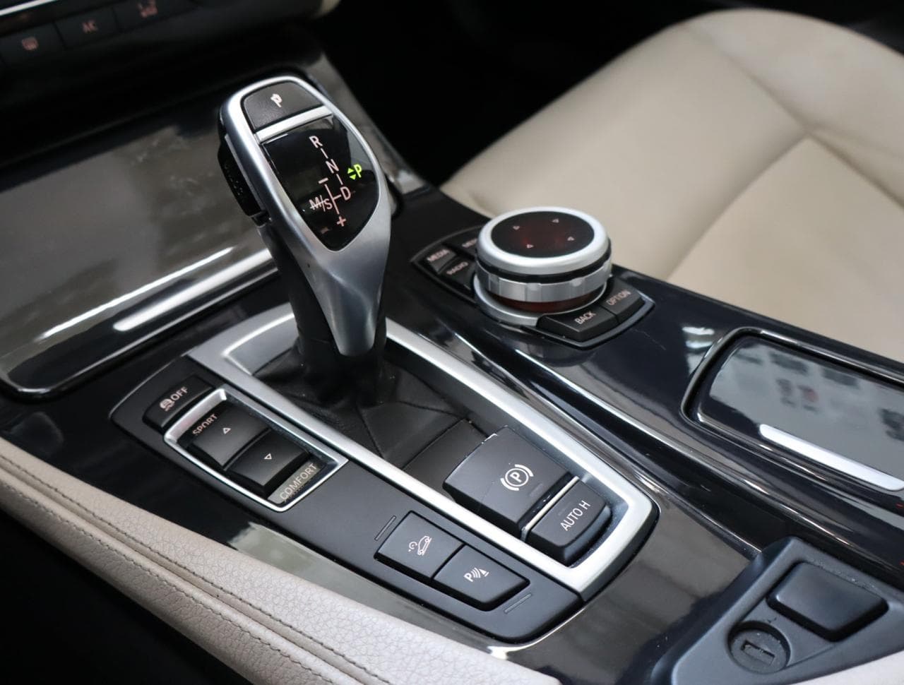 2012 BMW 5-Series - 19