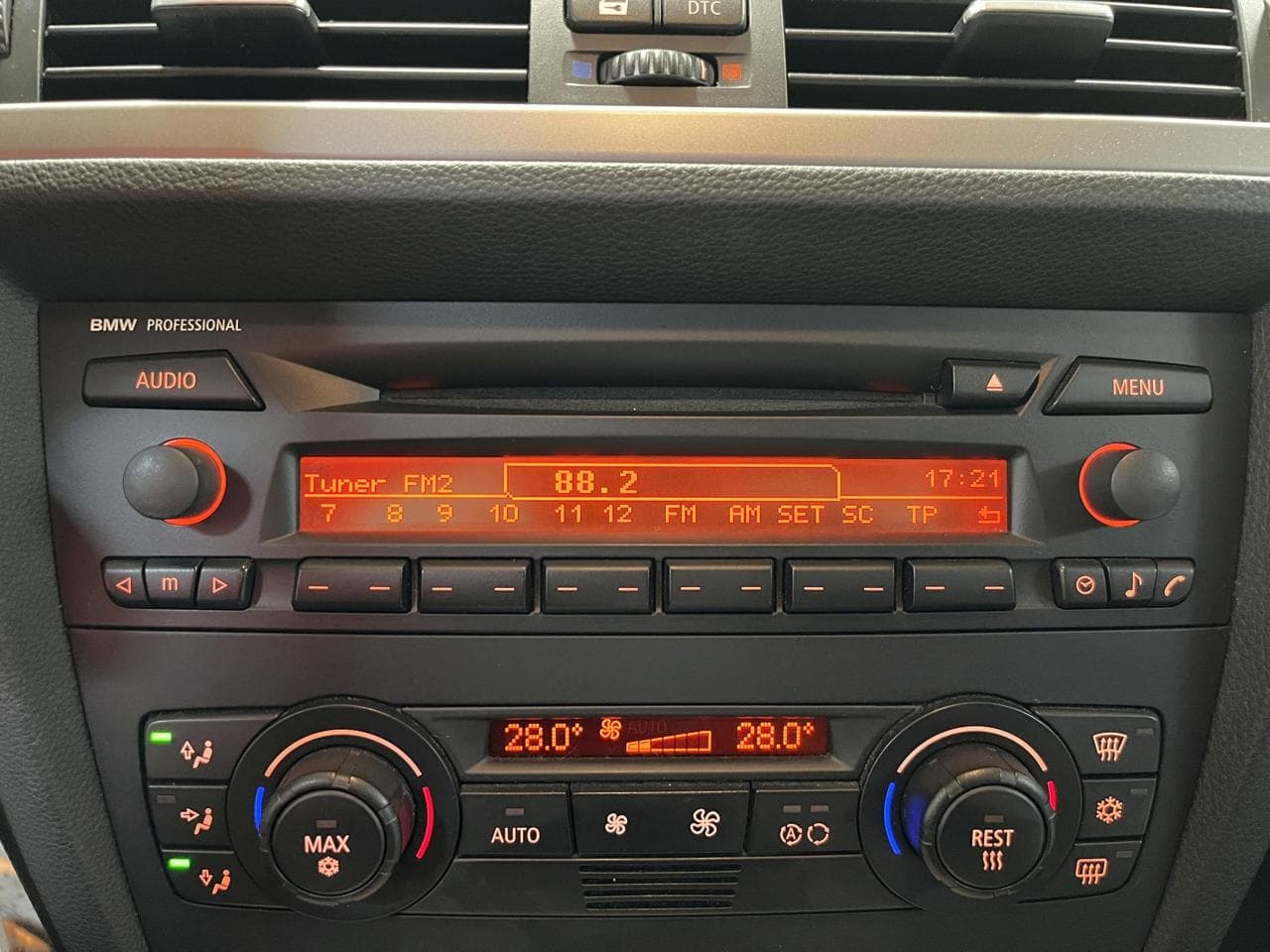 2006 BMW 3-SERIES - 11