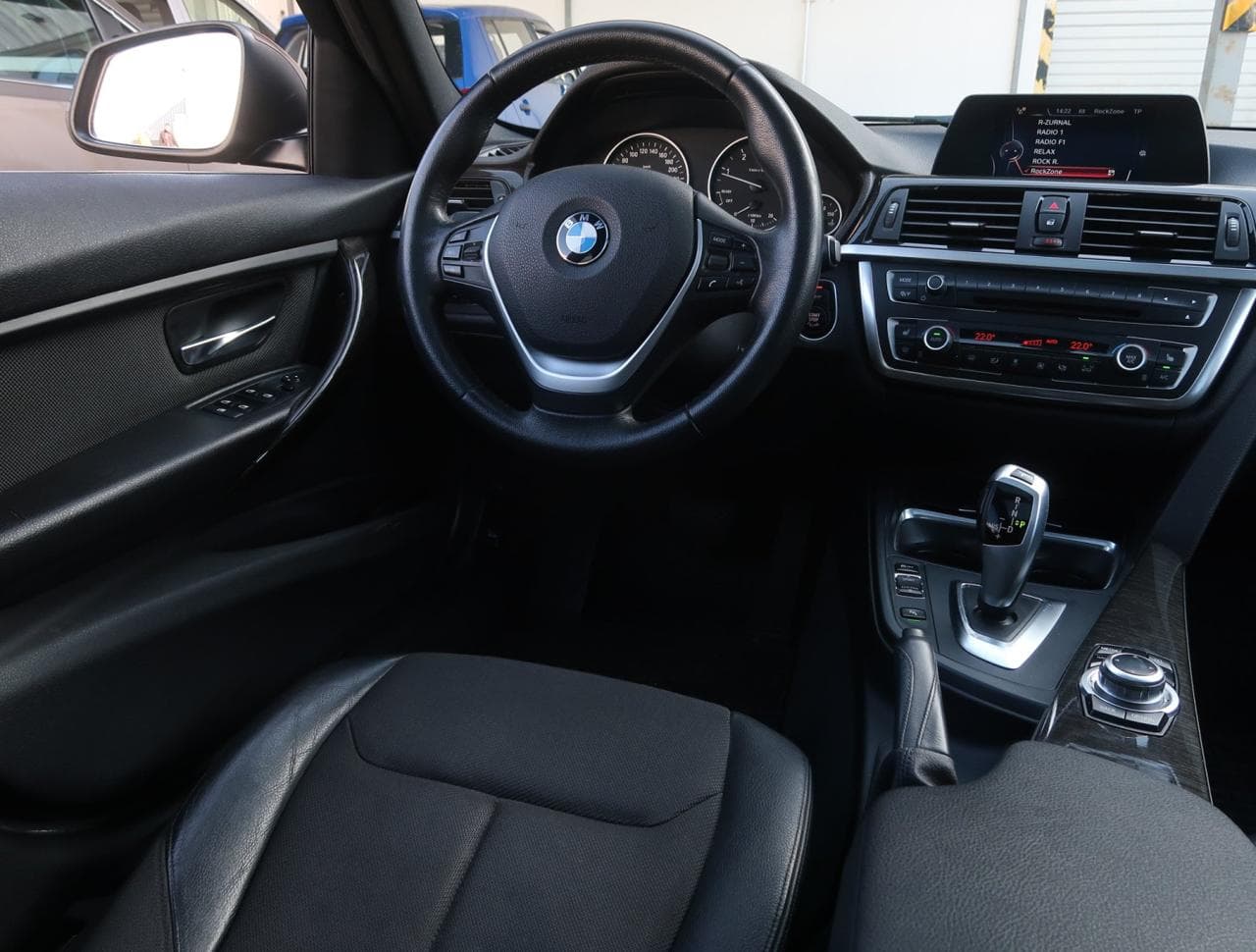 2015 BMW 3-Series - 9
