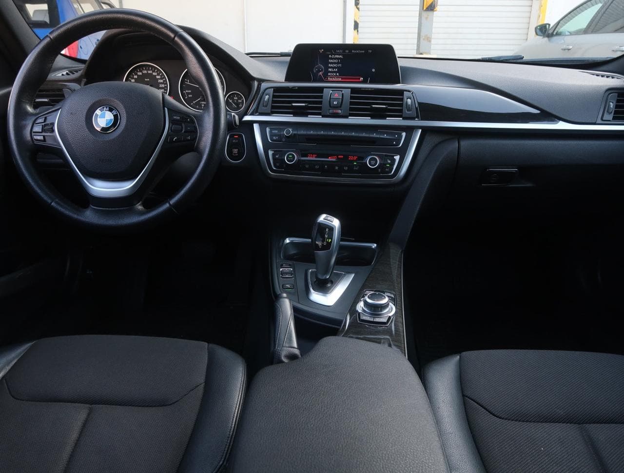 2015 BMW 3-Series - 10